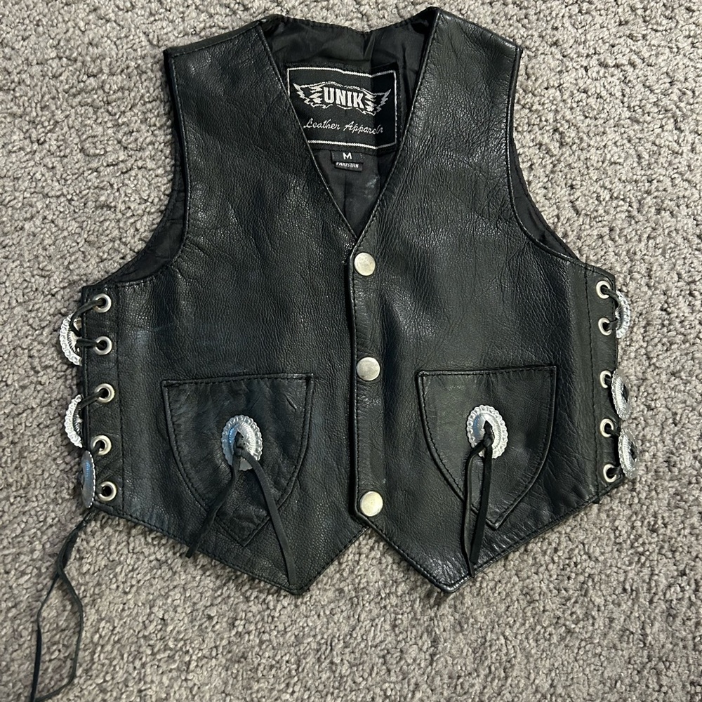 Leather vest , size medium = 5T